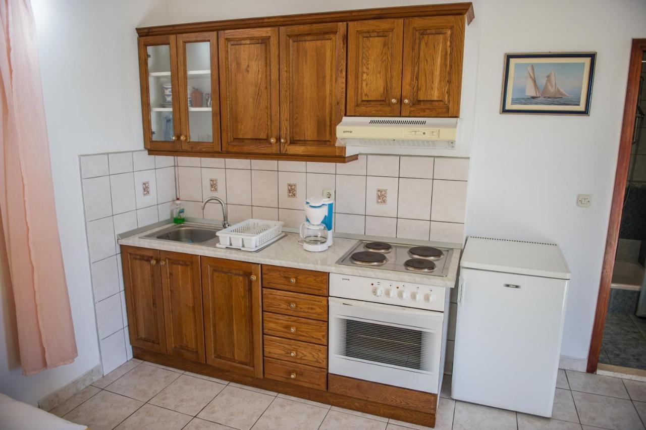 Apartments Skarpa 1601 Rogoznica  Ngoại thất bức ảnh